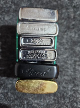 Lote de 6 mecheros Zippo y otros