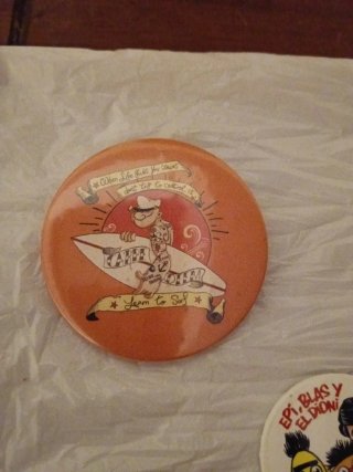 Lote 14 chapas y 2 pines vintage
