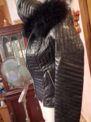 Chaqueta de polipiel pero como piel  T/L M/ T.FEEL