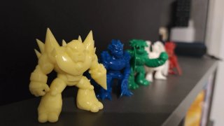 5 Statuette