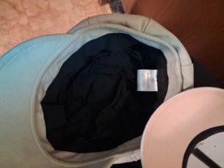 3.  GORRAS Blaca negra y gris