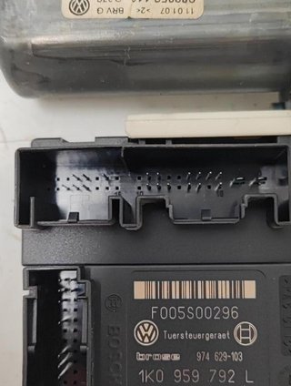 Volkswagen 288229 motor elevalunas 980852113