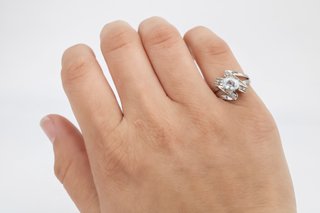 Anillo De Oro Blanco De 18K.. Ref: 023-01-00614