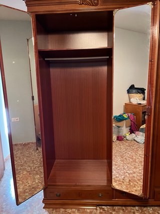 Armario de madera vintage