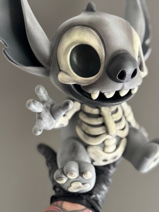 Figura Stitch Esqueleto