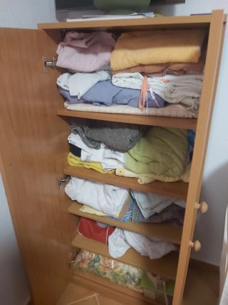 Armario pequeño de madera medidas  ancho 65 alto 1