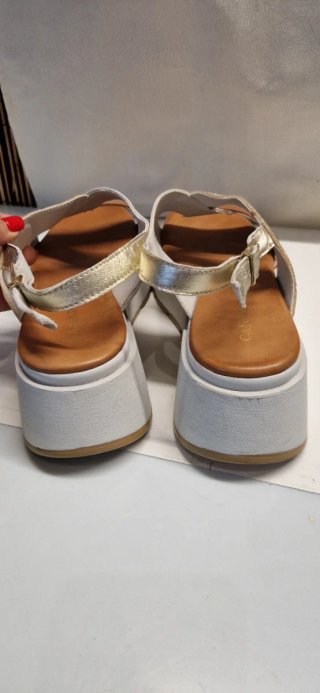 Sandali estivi donna Cafe Noir marrone oro n39