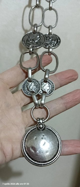 Collana MaxMara Weekend con medaglioni