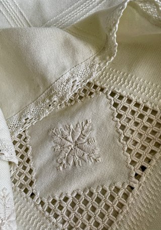 Centrotavola Runner Vintage Ricamo a Mano