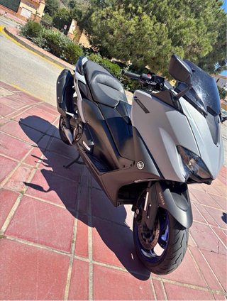 Yamaha TMAX 560 - Cambio por Caravana