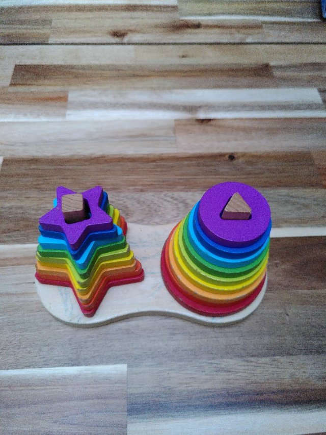 Bebé. Puzzle apilable. Colores y formas