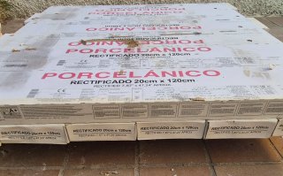 Suelo porcelánico efecto madera