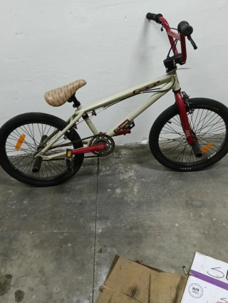 Bicicleta BMX GT Compe Giro 360