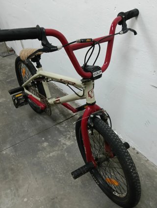 Bicicleta BMX GT Compe Giro 360