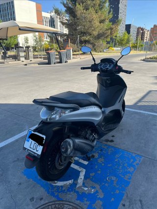 Piaggio Beverly 300 Plata