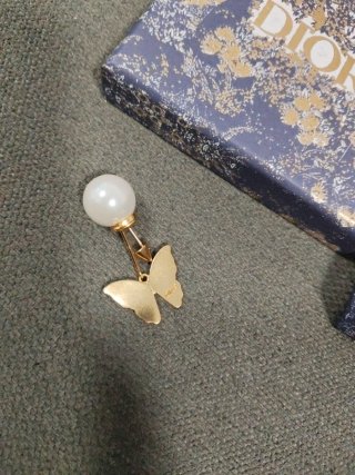 Pendientes Dior Mariposa Perla Dorados
