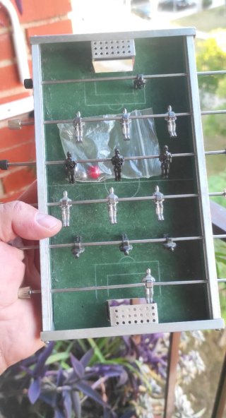 Futbolín miniatura de adorno