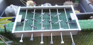 Futbolín miniatura de adorno