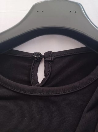 Top corto nero drappeggiato