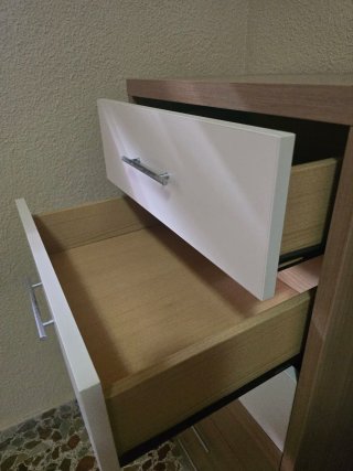 mesita y sinfonier para habitación