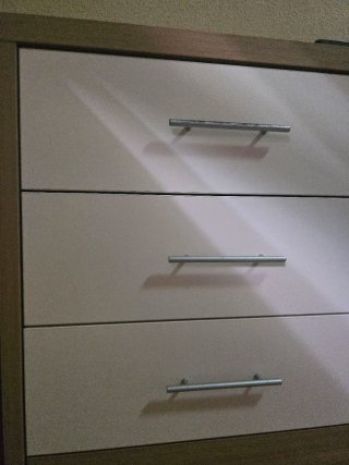 mesita y sinfonier para habitación