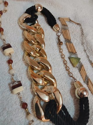 Lote de collares varios