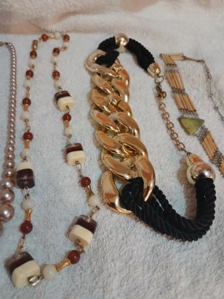 Lote de collares varios