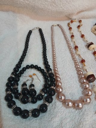 Lote de collares varios