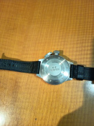 Reloj pulsera caballero TW STEEL. Correa en cuero.