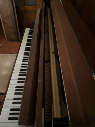 Piano vertical PETROF madera + banqueta