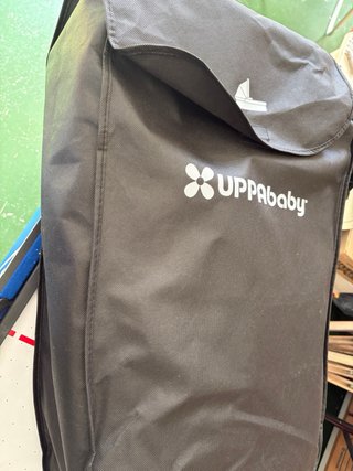 Cochecito Uppababy Vista V1 color negro y gris.