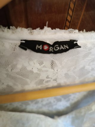 Top Morgan blanco con volantes