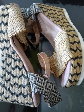 Sandalias cuña a estrenar Talla 36