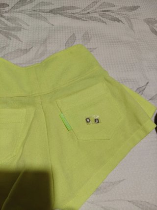 Shorts Highly Preppy con pedrería
