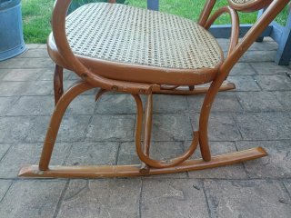 Mecedora Infantil estilo Thonet madera y rejilla