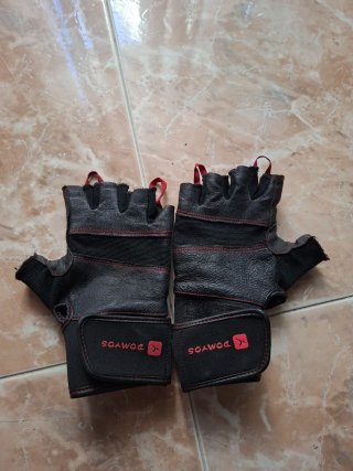Lote gimnasio: cinturón y guantes