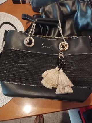 Bolso Parfois negro y beige con flecos