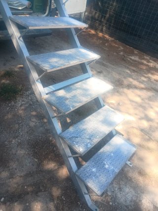 Escalera de hierro para altillo