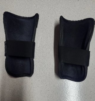 Espinilleras Reno Carbono hoquei patines.
