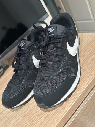 Zapatillas Nike Runner 2 Negras Blancas.