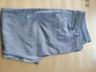 Pantalón pitillo azul elástico