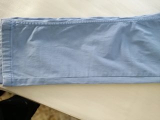 Pantalón pitillo azul elástico