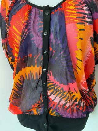 Blusón ligero multicolor Talla M