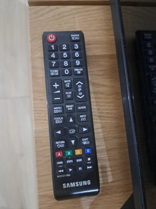 Samsung TV 32" Full HD Smart TV