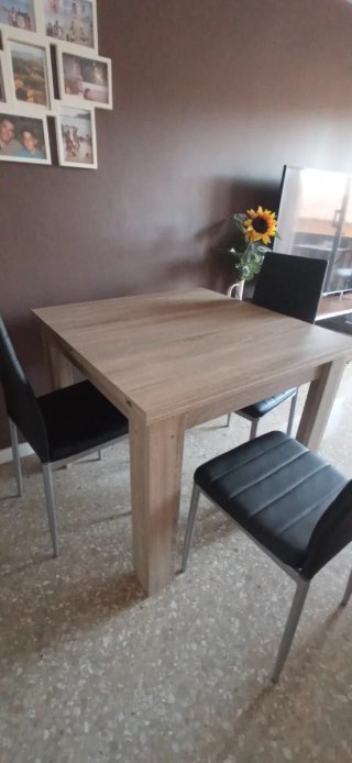 Mesa de comedor 90x90 extensible a 1'80