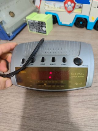Radio portátil Reloj Digital ELCO PD-117