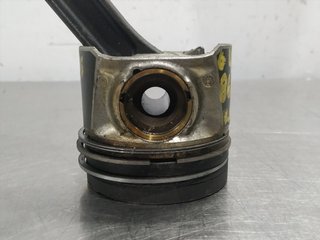 PISTON MERCEDES-BENZ SPRINTER II JAMES COOK (906)