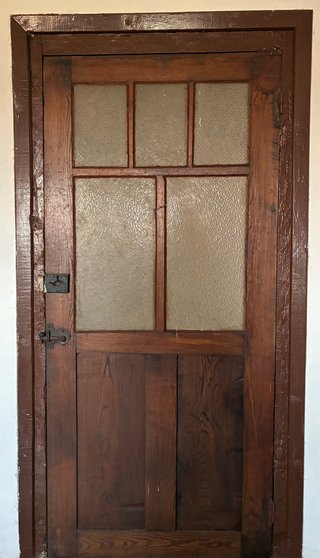 Puerta antigua de madera maciza Medida: 90x198 cm
