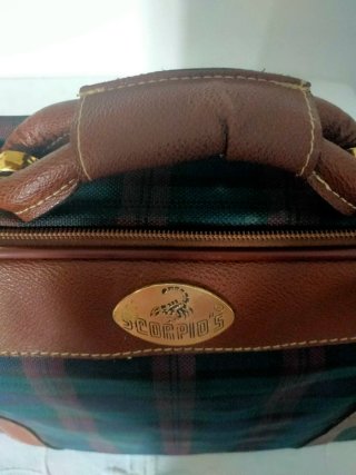 Maleta vintage cuadros Scorpio's