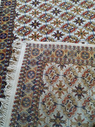Alfombra clásica beige y multicolor 133x196 cm